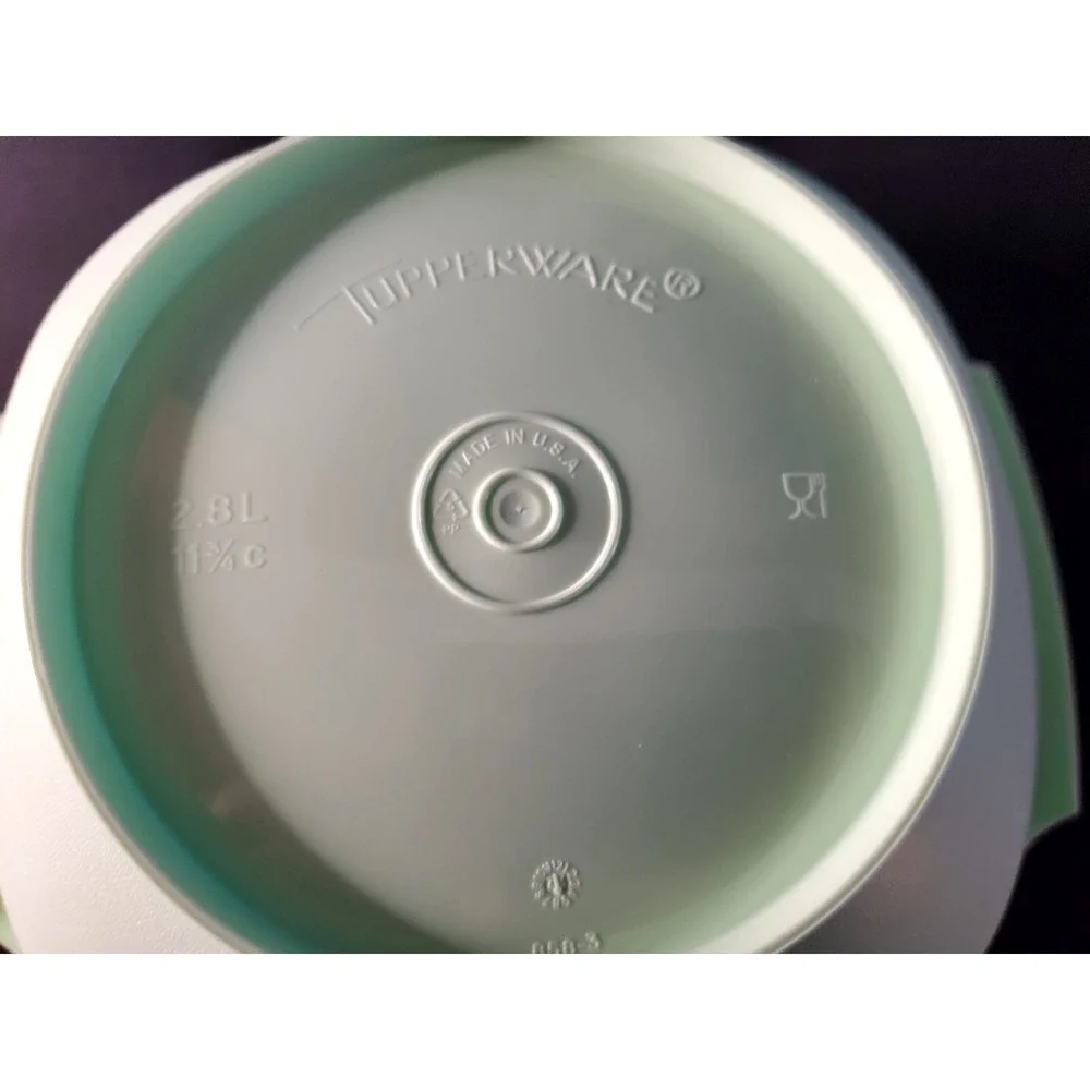 Tupperware Servalier Bowl Vintage Collection Mint Green 11.75 cup New